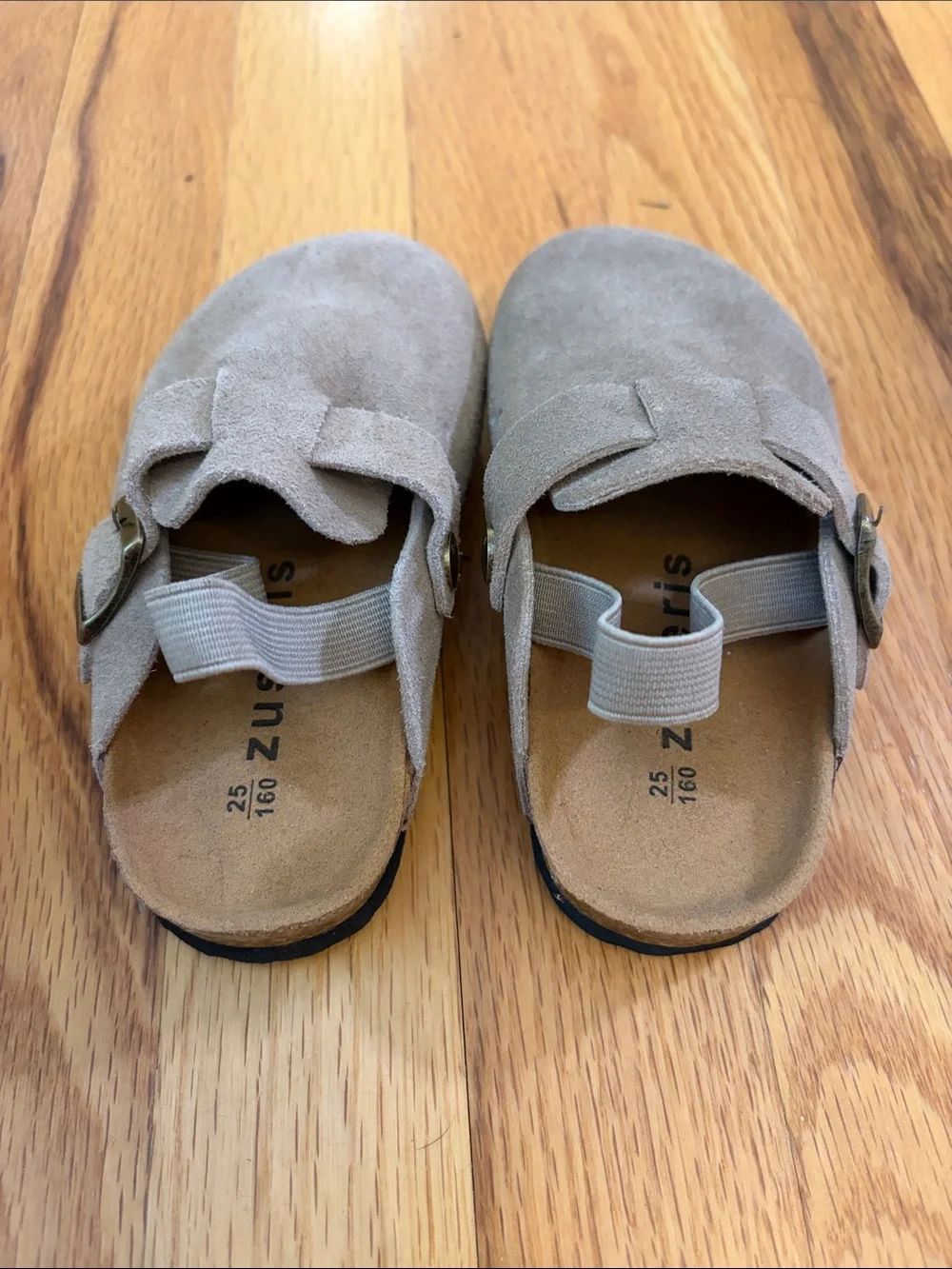 Zuseris soft suede
